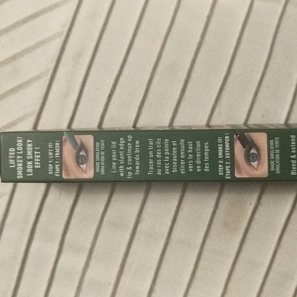 NYX Epic Smoke Liner - Picture 2 of 4